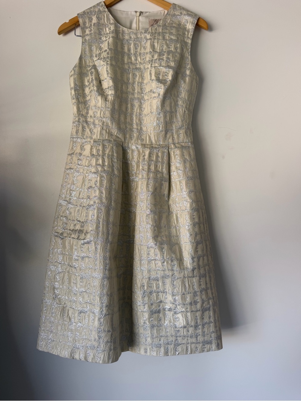 Lela Rose Silver Metallic Floral Jacquard Sheath Scoop Neck Zip Dress SZ 8 Glam